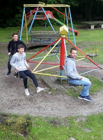 20190521_092412_753x1024